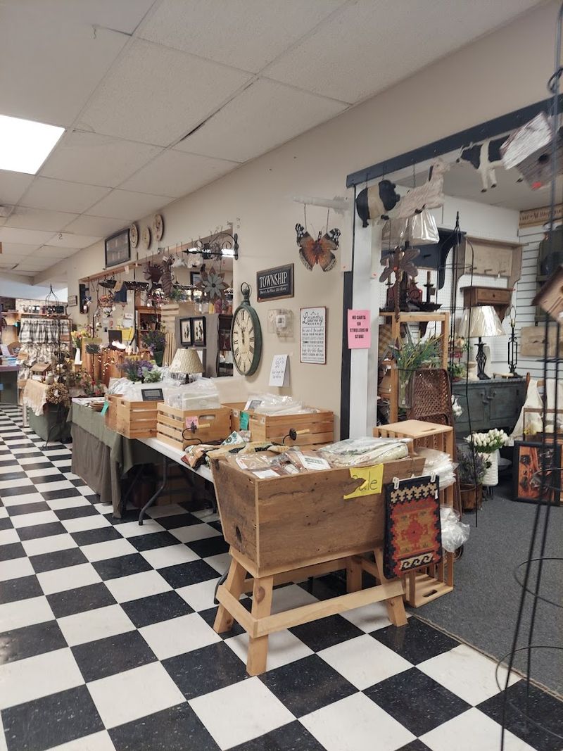 Small Shops Add The Detour