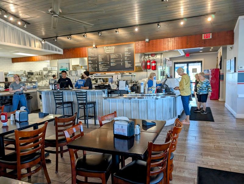 Practical Tips for Parking, Seating, and Timing Your Visit