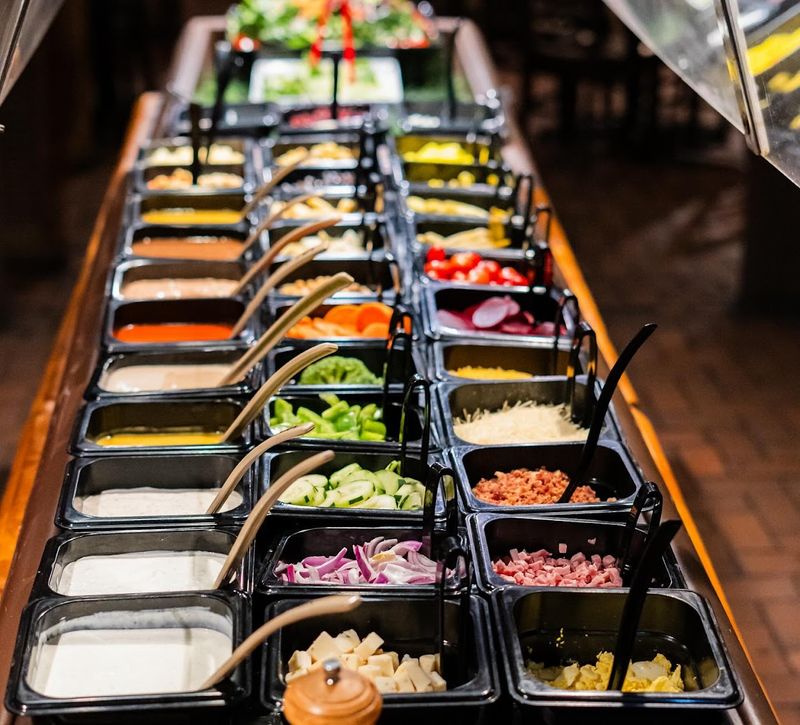 The Salad Experience That Regulars Rave About