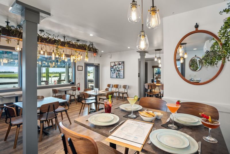 Edgewater 122 — Southport