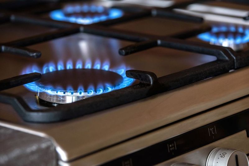 Gas Stoves Without Modern Safety Features