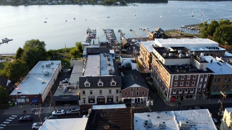 26 West on the Navesink, Red Bank, New Jersey