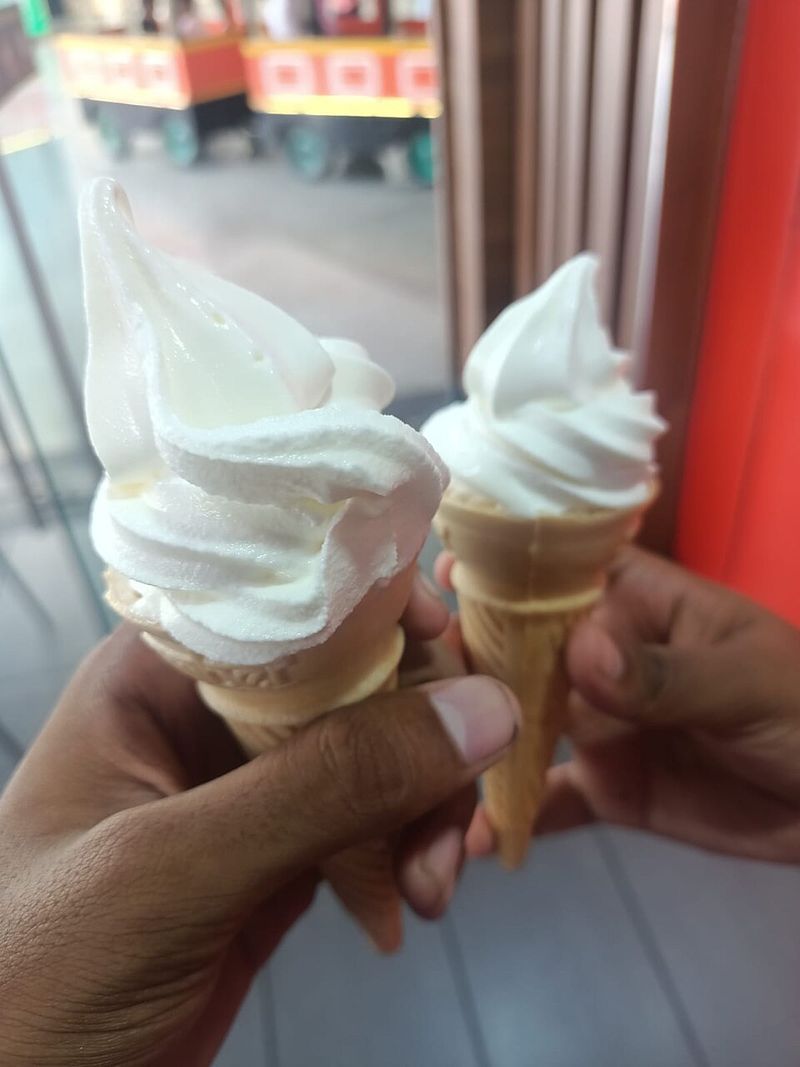 Soft-serve cone or twist