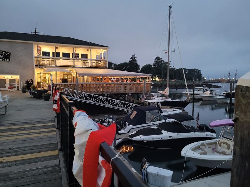 Surfside Smokehouse - Plymouth