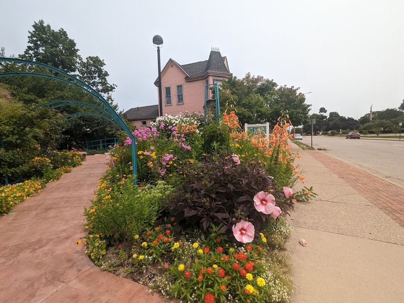 Free Parking and Zero Entry Fee: A Rare Combination