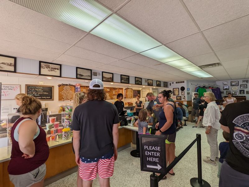 Busy Lines That Somehow Keep Moving