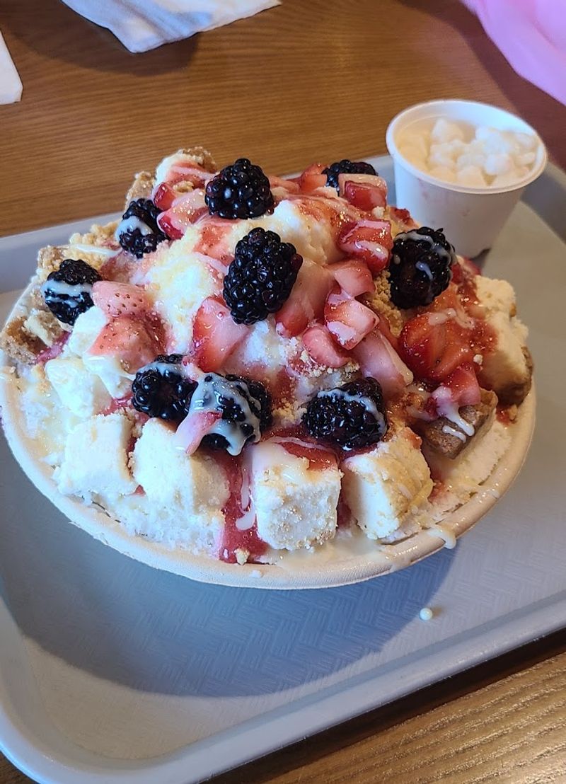 Myomee Korean Dessert Cafe and the Sweet Side of the Plaza