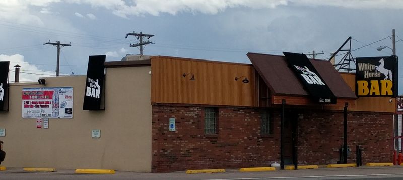 White Horse Inn, Metamora