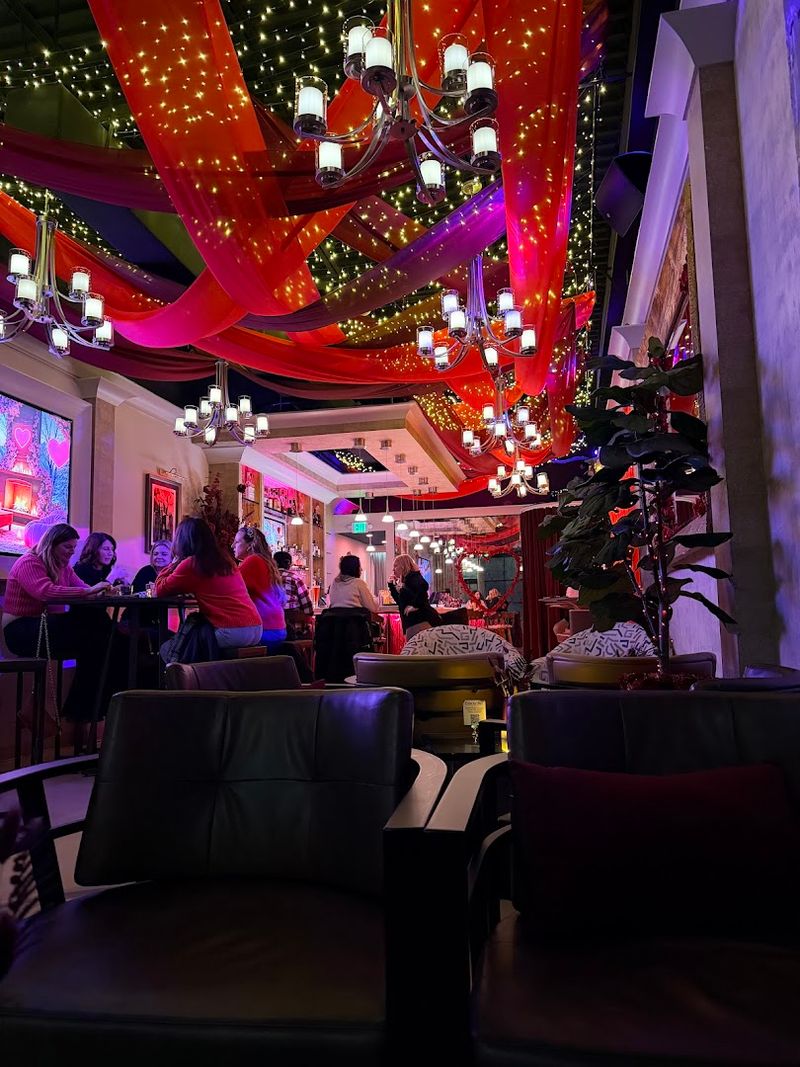 The Atmosphere That Keeps People Coming Back