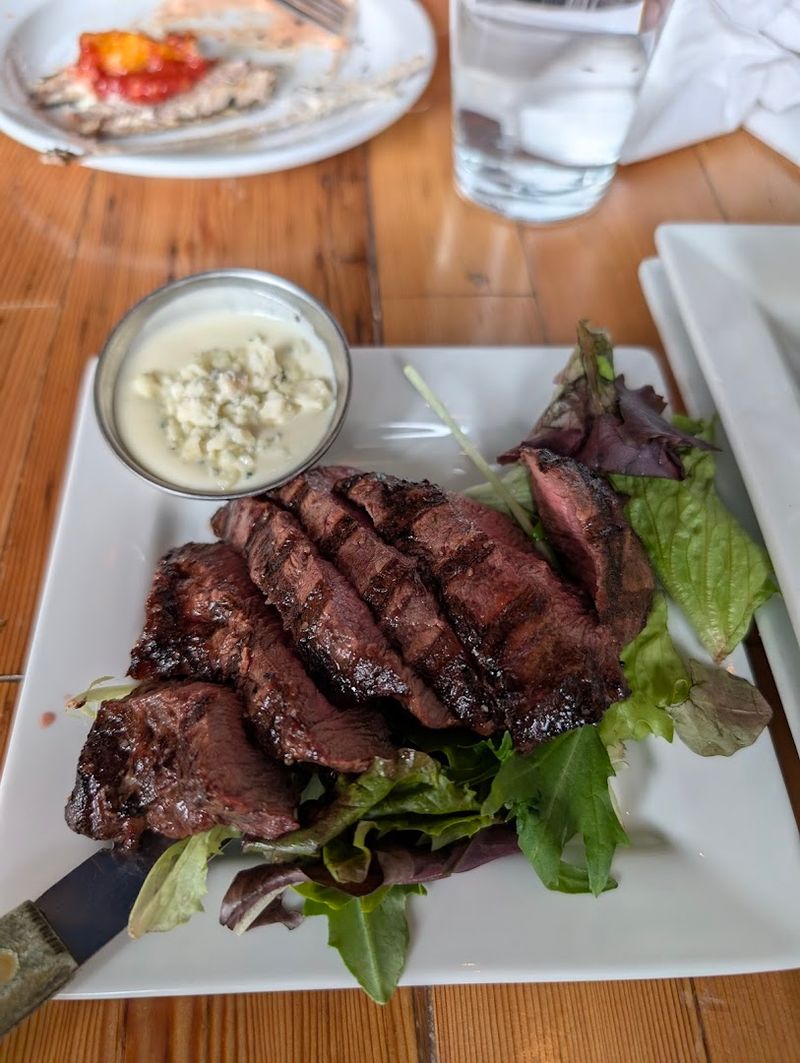 The Steak and Octopus That Keep People Coming Back