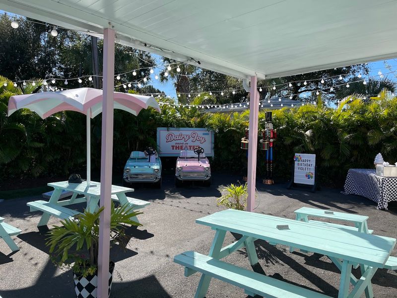 The Outdoor Setup That Encourages You to Linger