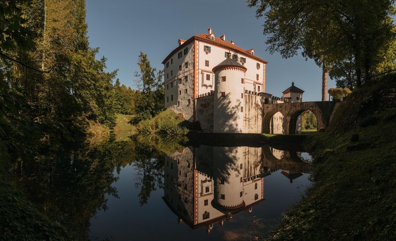 Snežnik Castle