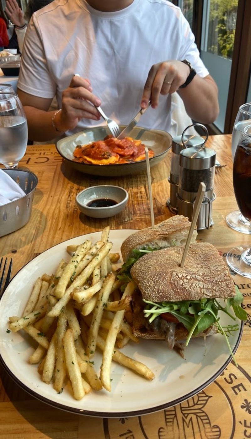 The Truffle Fries and Sides That Steal the Spotlight