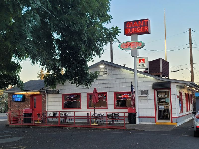 Giant Burger - Springfield