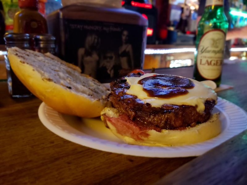 Sportsmans' Tavern, Garfield