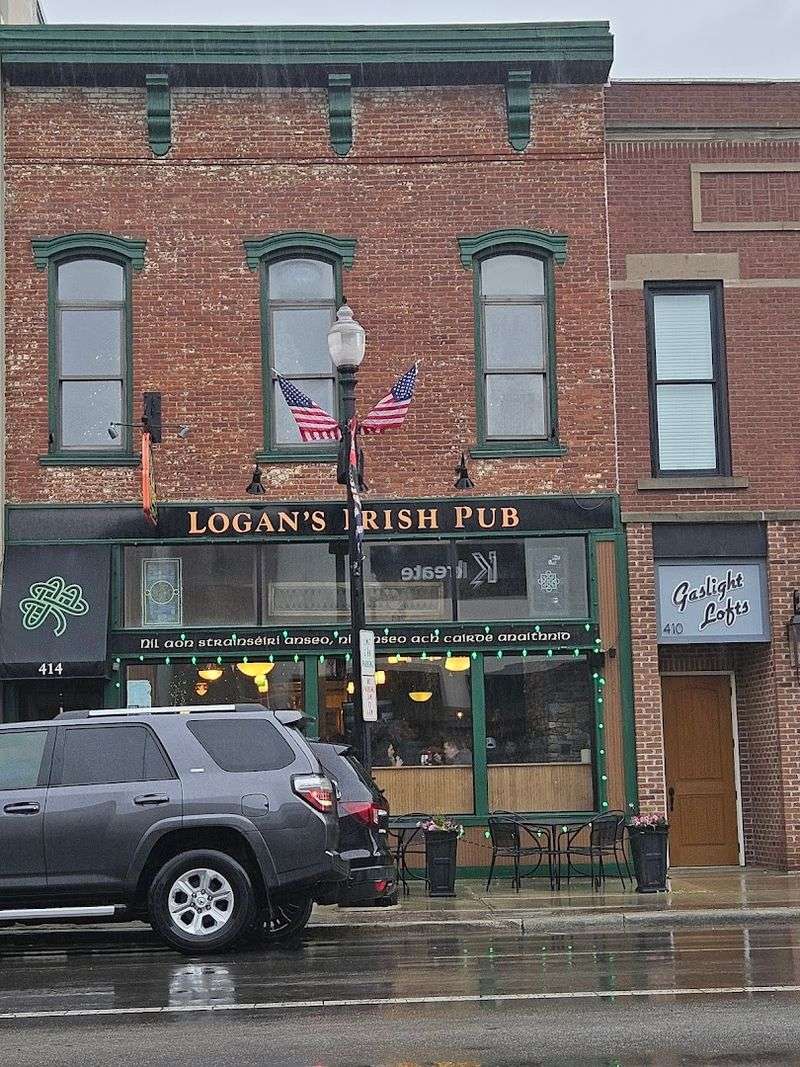 Logan's Irish Pub (Findlay)