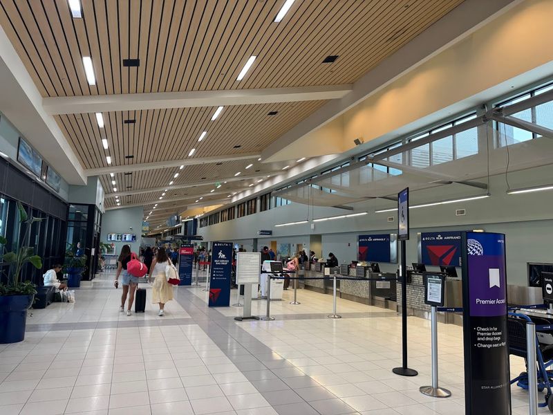 Northwest Florida Beaches International Airport (ECP)