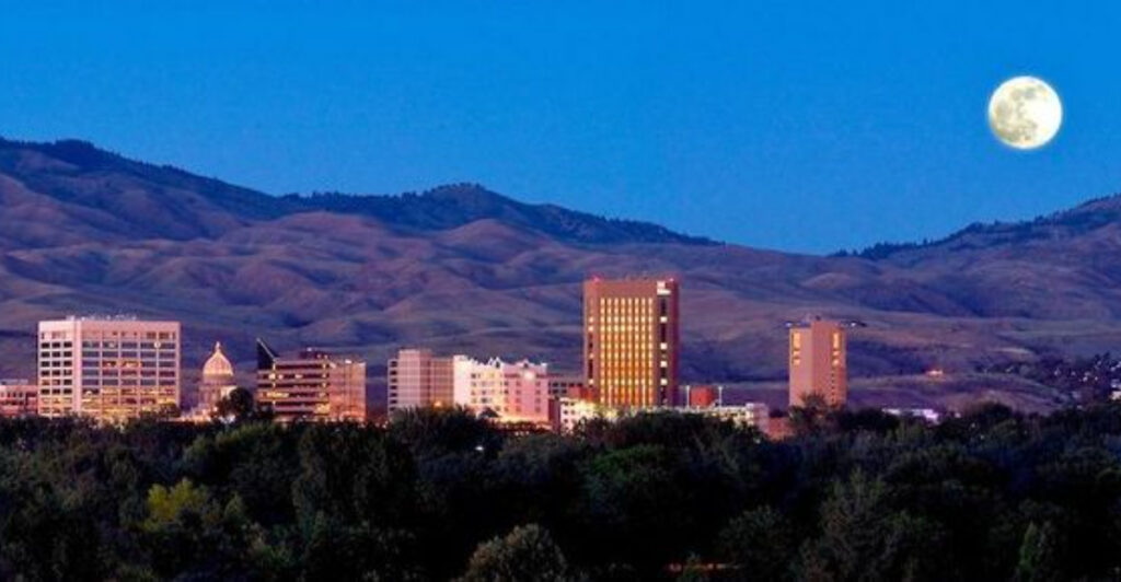 The 12 Kindest Cities in America Where People Still Truly Care