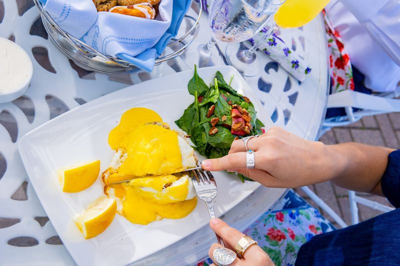 A Table That Feels Almost Afloat