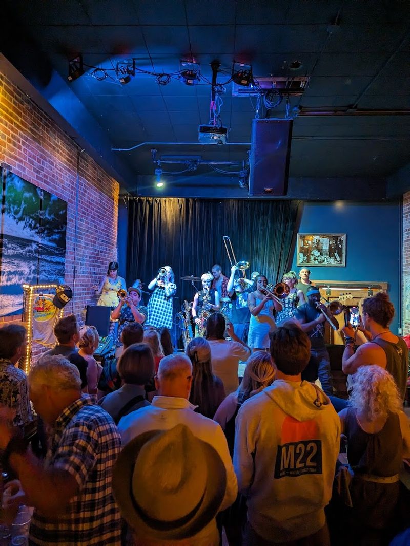 Live Music Nights That Turn Dinner Into an Event