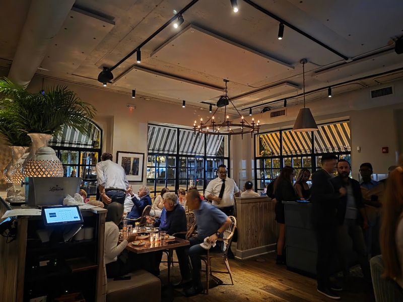 Reservations, Hours, and Practical Tips for Your Visit