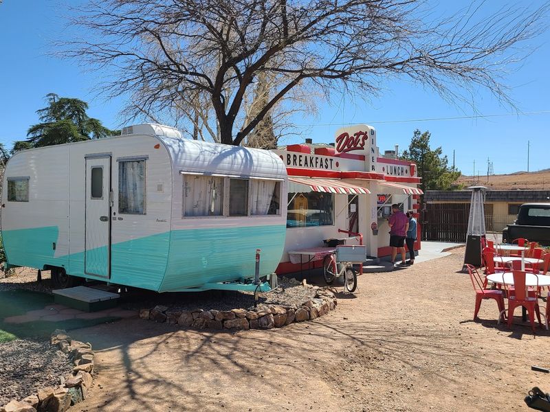 Dot's Diner: Breakfast With a Side of 1950s Cool