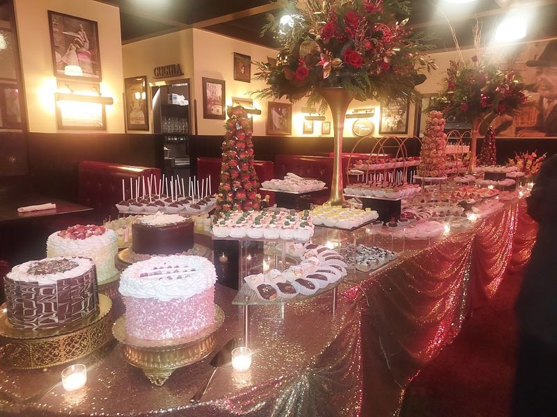 Live Entertainment on Weekend Nights