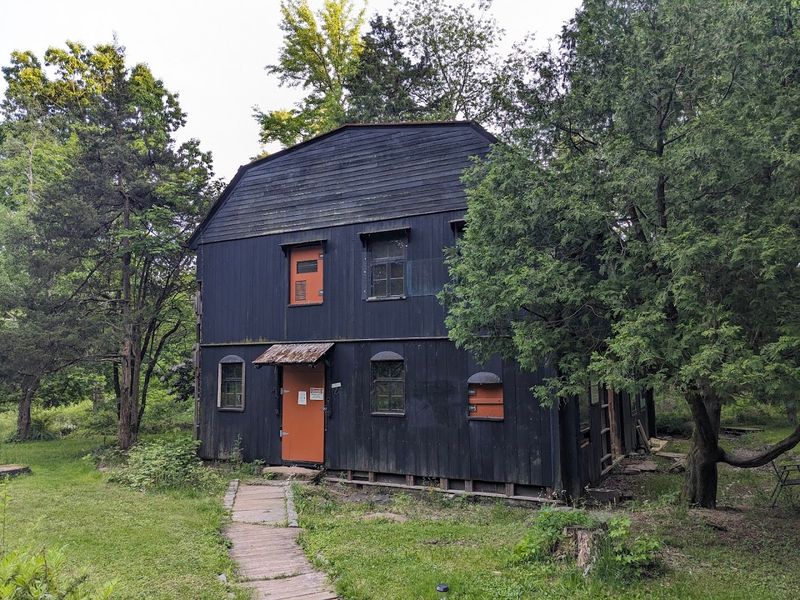 The Veblen House and Cottage Up Close