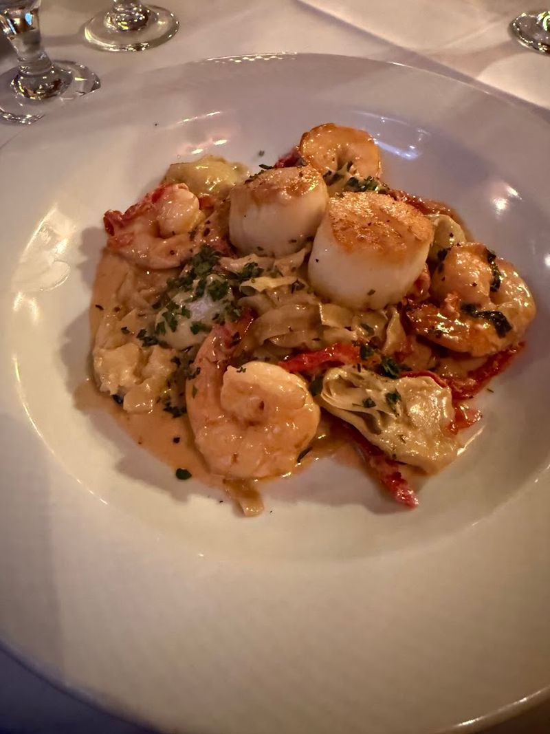 Scallops and Seafood That Showcase the Kitchen's Skill