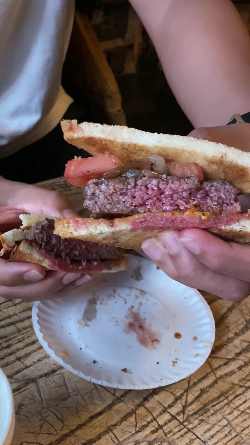 The Burger Itself: Simple and Unapologetic