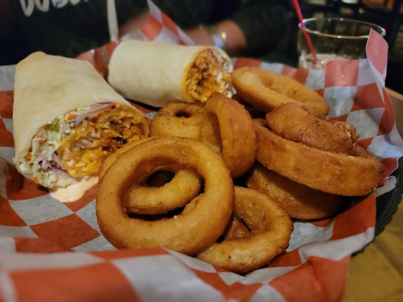 Beyond Fish, the Menu Keeps Everyone Fed