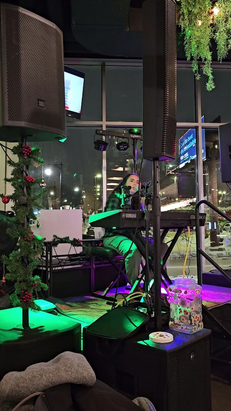 Live Music, Happy Hours, and the Thai Restaurant Worth Knowing About