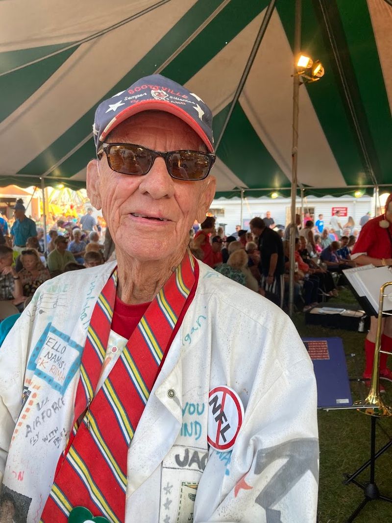 Live Music and the Atmosphere That Ties It All Together