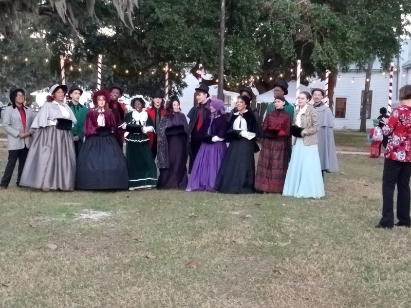 Holiday Events That Bring the Community Together