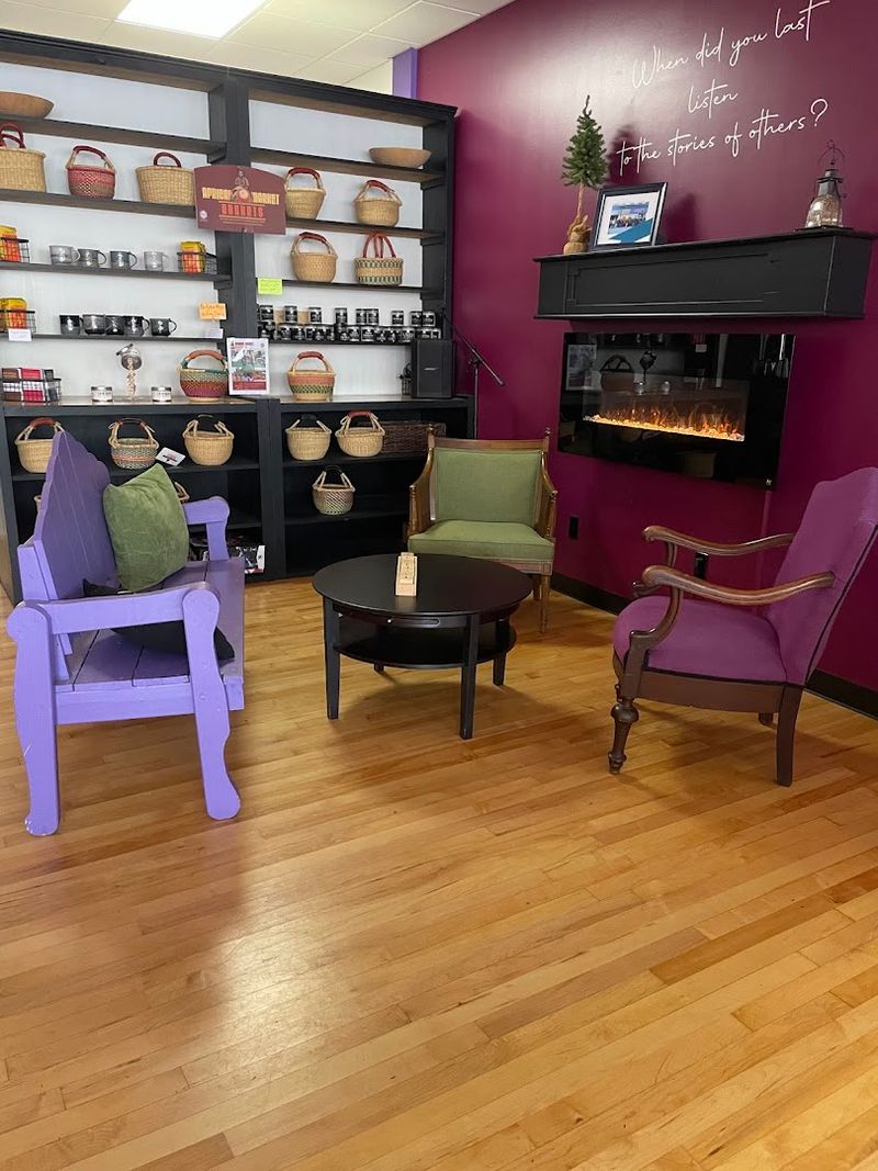 The Atmosphere Inside: Fireplace, Seating, and Cozy Details