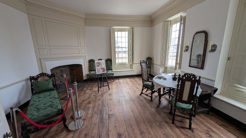 Period Furnishings That Bring 1719 Into Focus