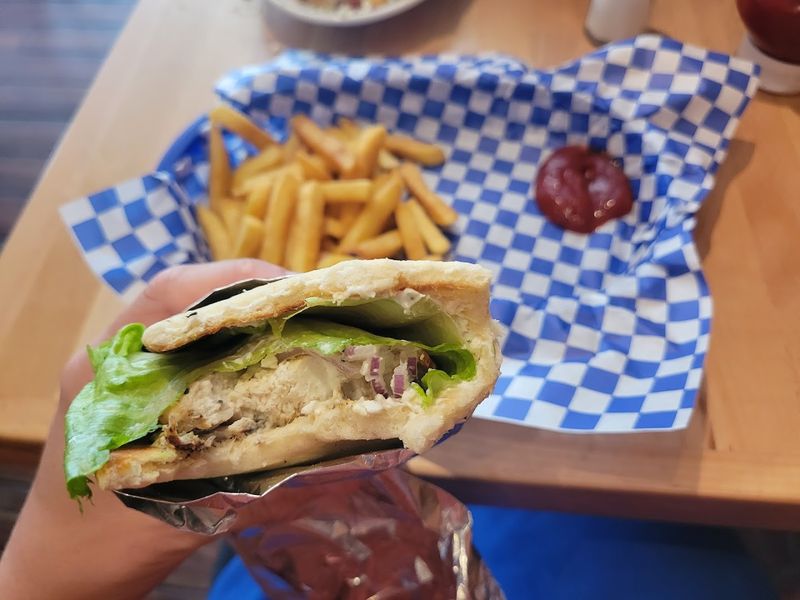 Gyros That Have Regulars Making Special Trips