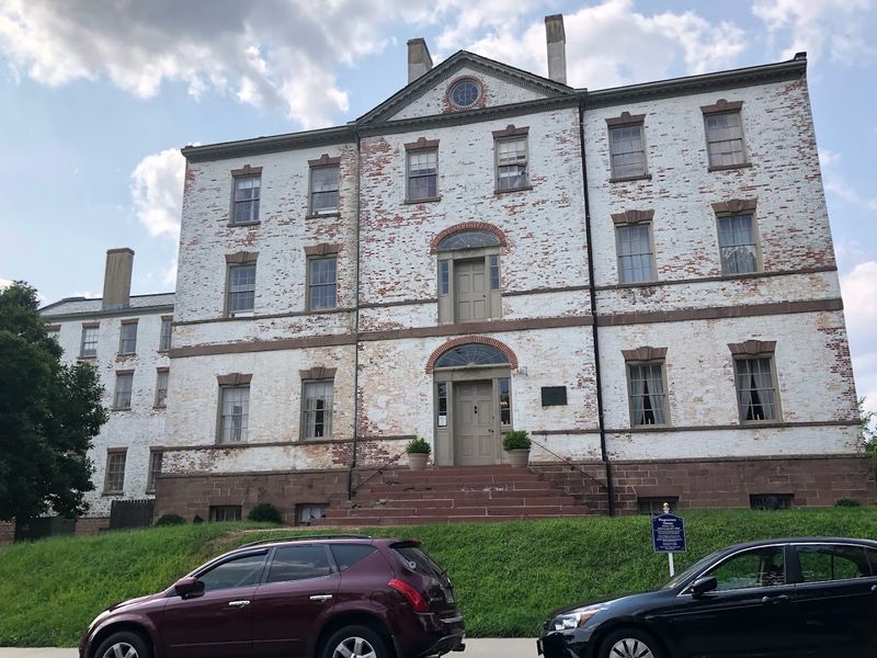 A Building That Refused to Disappear