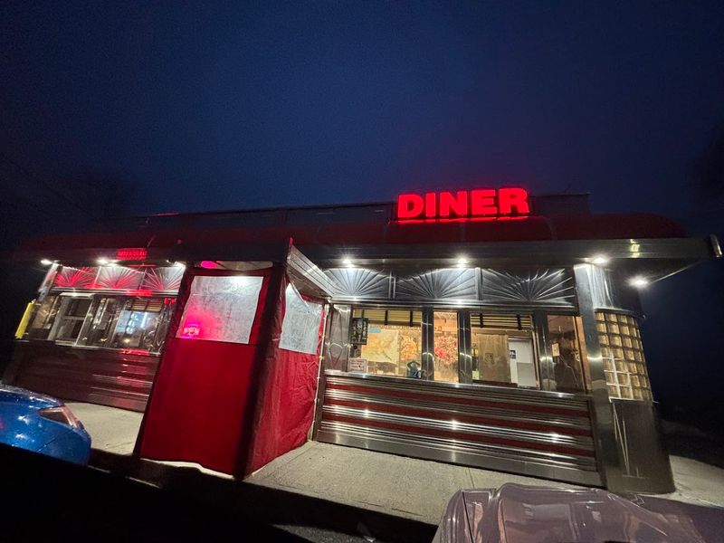 A Diner That Has Earned Its Stripes Over 75 Years