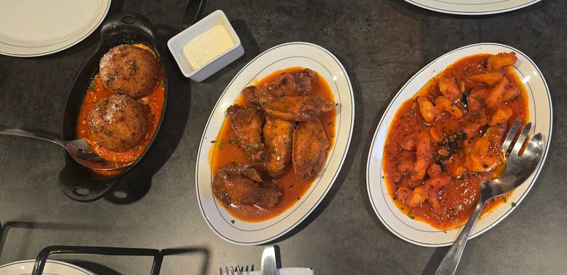 Starters That Set the Tone Before the Pizza Arrives