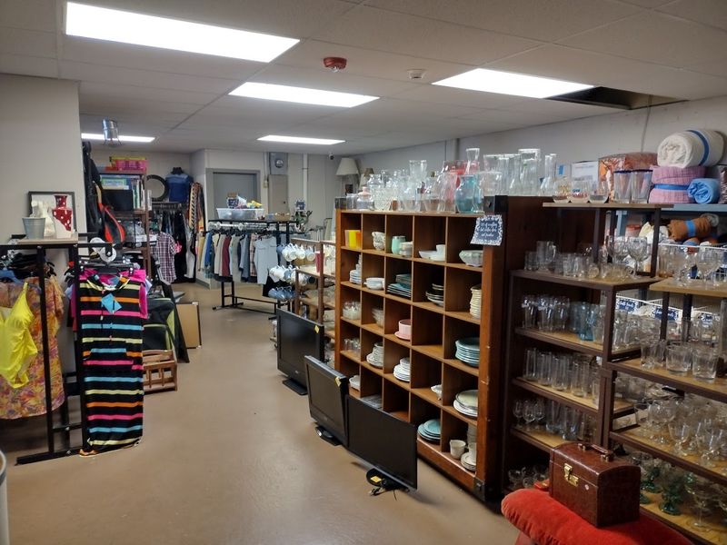 Annie's Attic Thrift Store — Branson