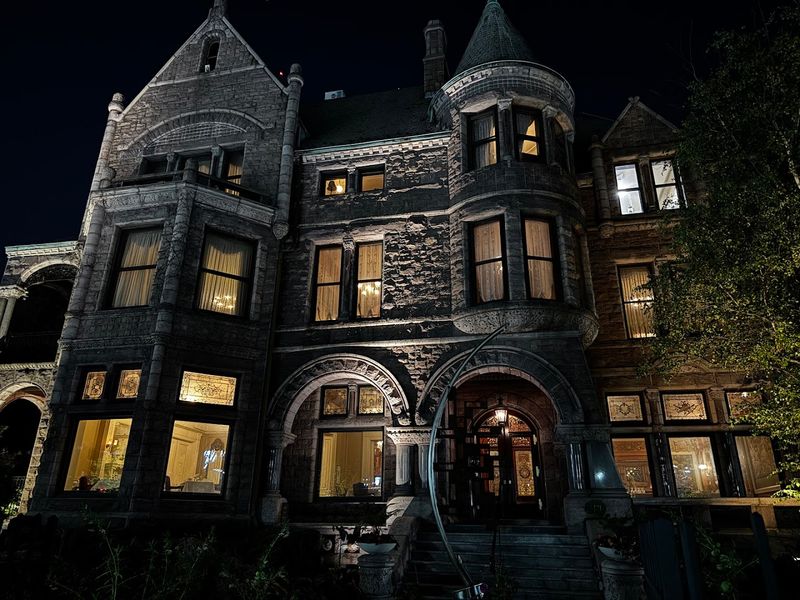 The True Crime Thread That Runs Through the Night