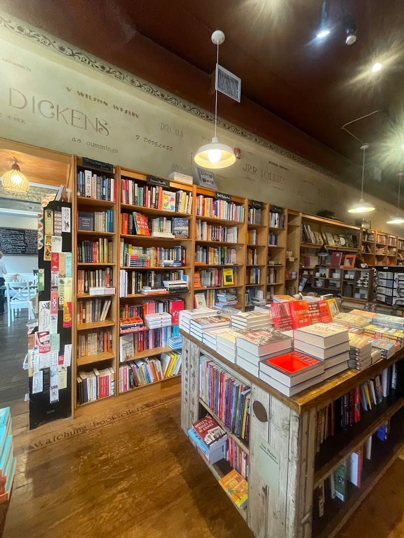 A Layout That Rewards Slow Browsing