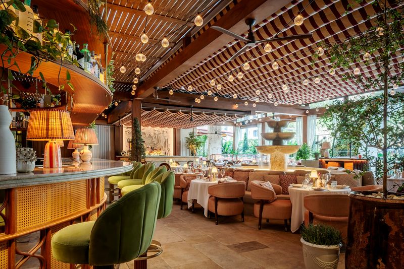 An Atmosphere That Feels Like a Long Summer Night