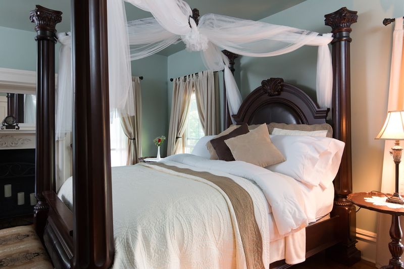 What the Governor's Suite Actually Feels Like to Sleep In