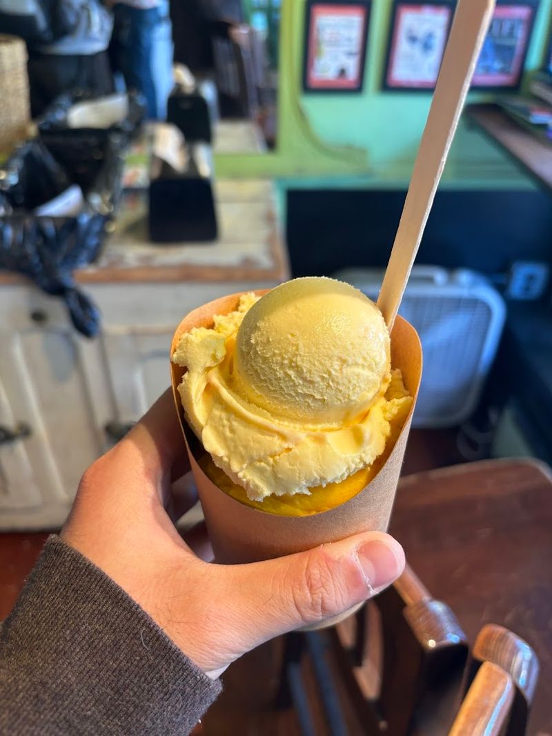 Small Size, Strong Memory