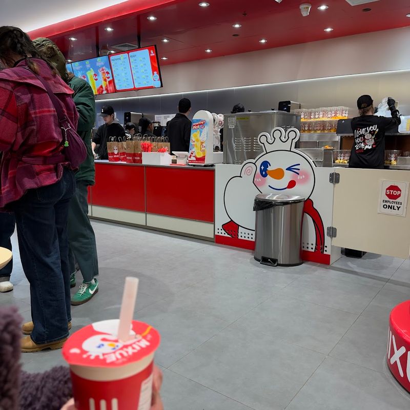 The Ordering System: Kiosks, Cashiers, and What to Know