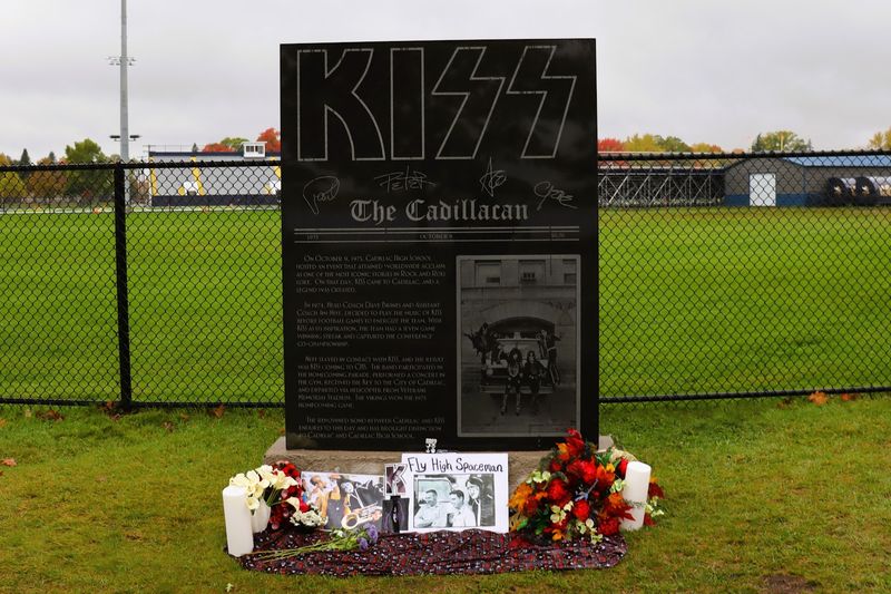The Monument Itself: Eight Feet of Black Granite and Rock History