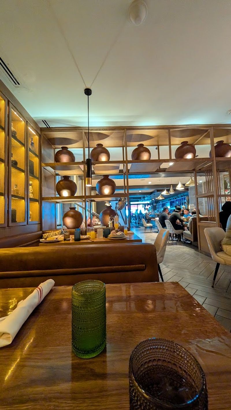 Inside the Dining Room: Decor and Atmosphere