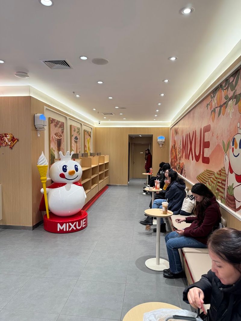 The Interior: Small Space, Surprisingly Comfortable